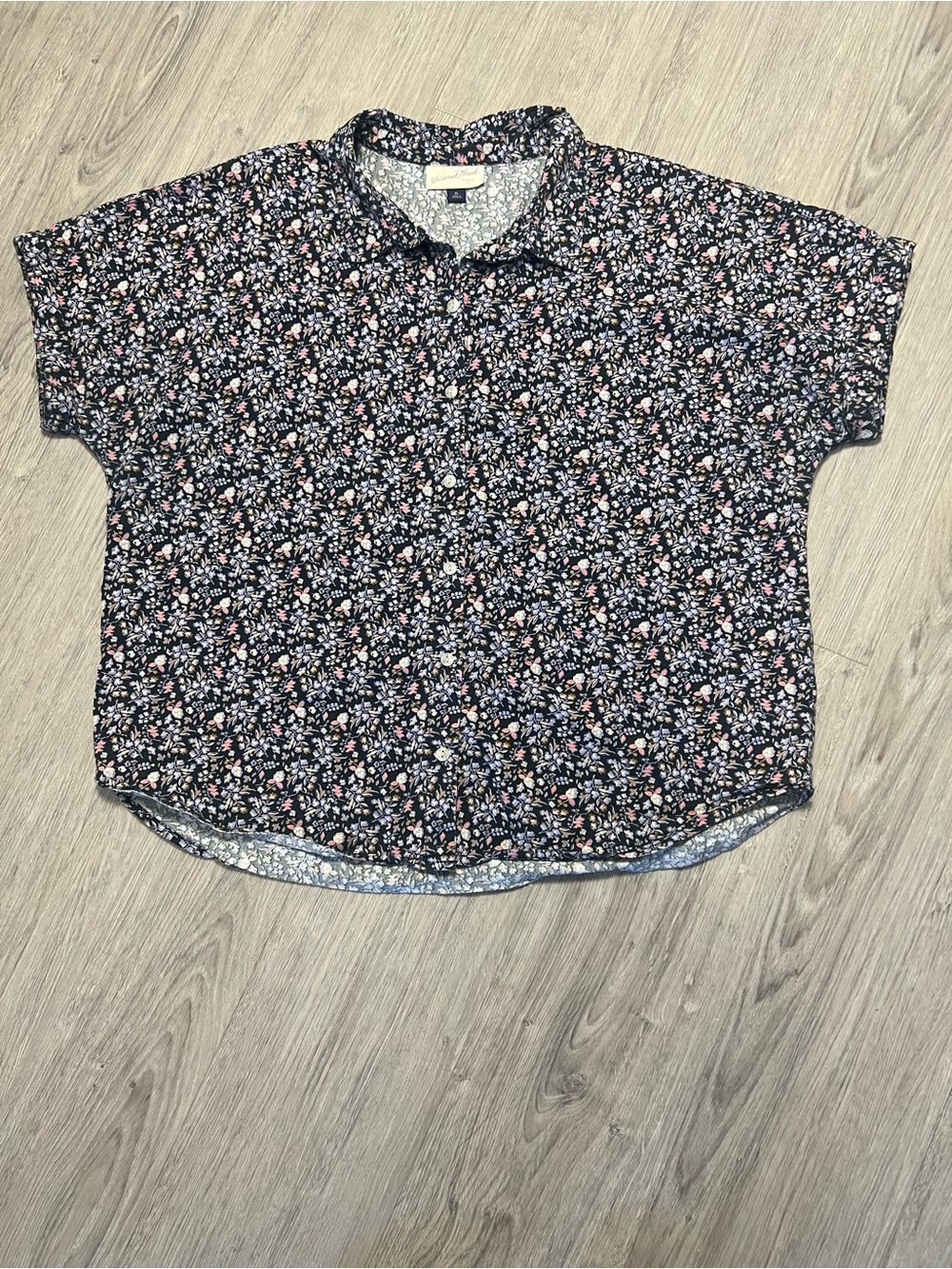 Universal Thread Black Floral Short-Sleeve Button-Up Blouse